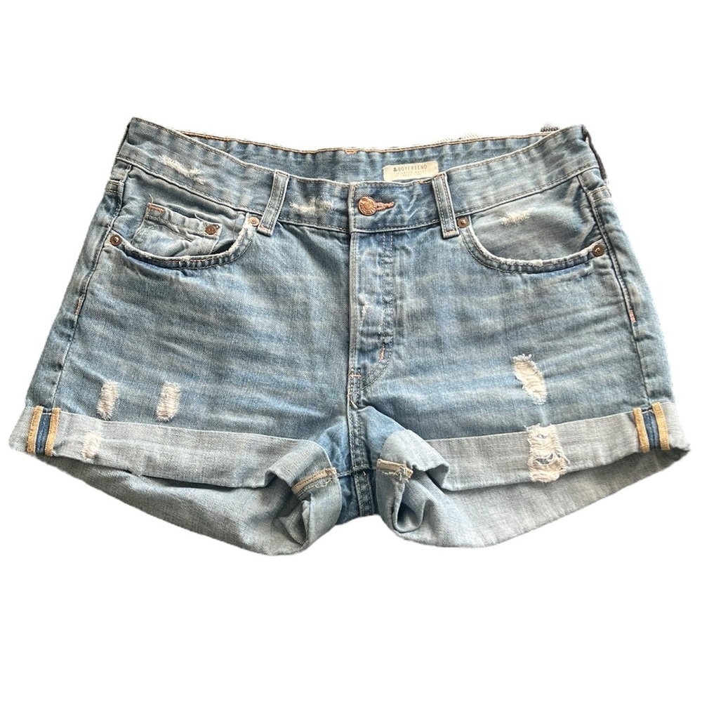 H&M • High Waisted Buttonfly Boyfriend Shorts